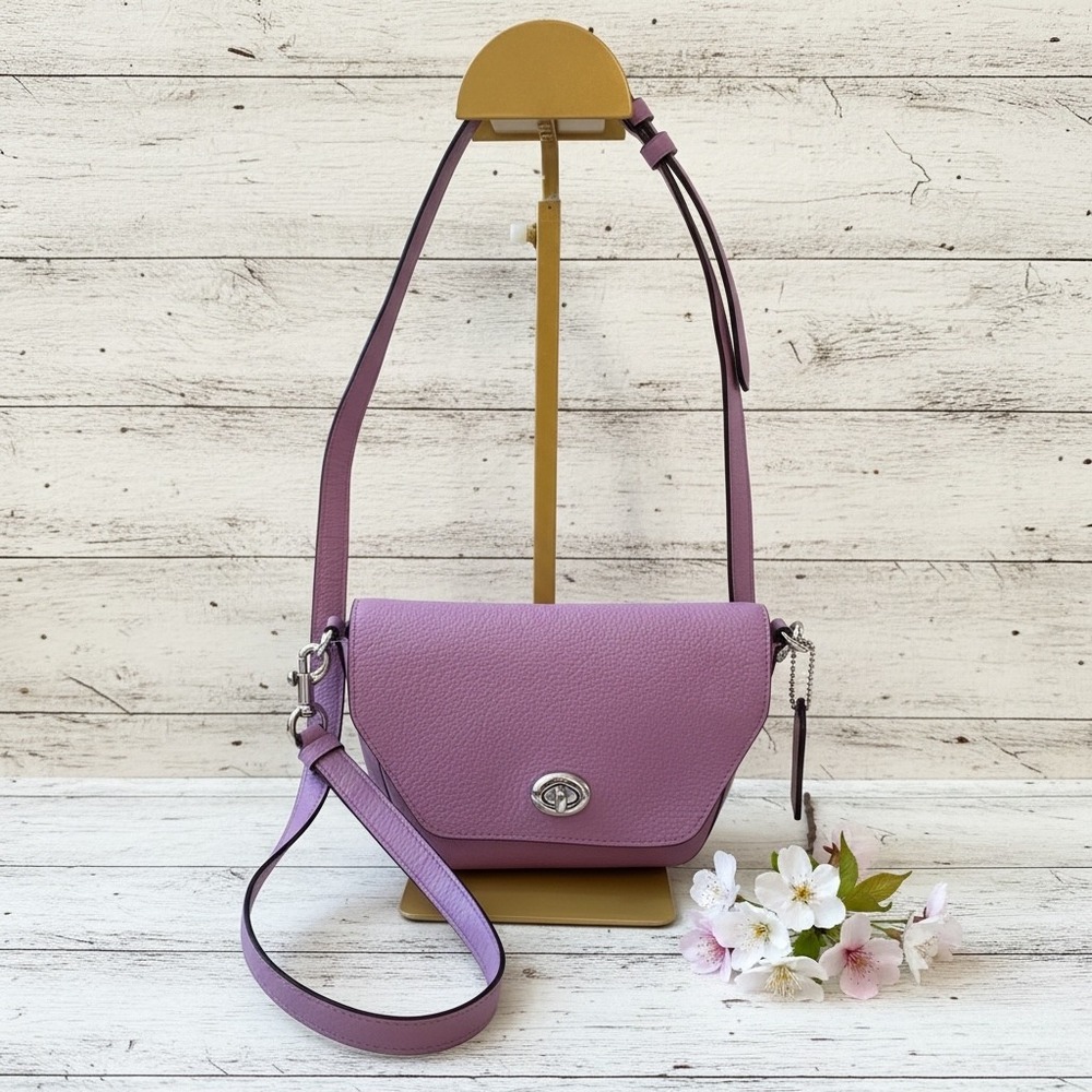 Coach Lavender Pebbled Leather Turnlock Crossbody Shoulder Bag Adjustable Strap